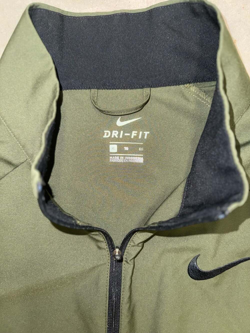 Nike Dri-Fit Men's Full-Zip Lightweight Olive Green Active Wear Training Jacket - Picture 4 of 4
